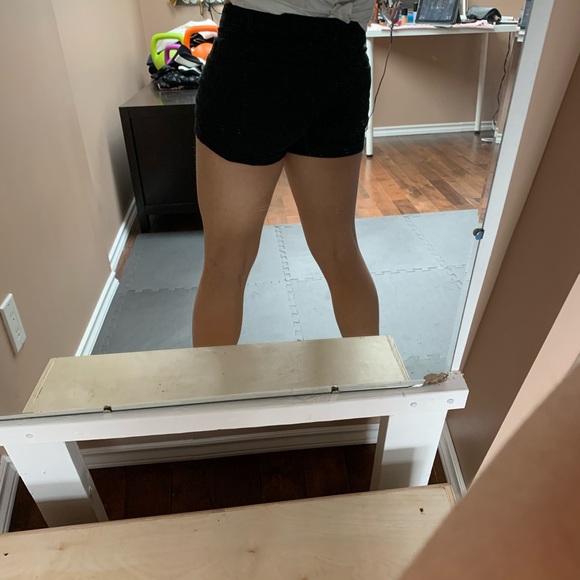 H&M Shorts - Picture 4 of 6